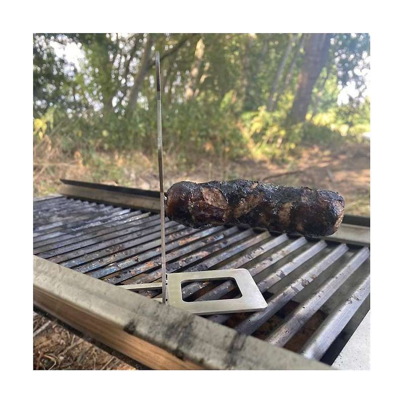 2Pcs Grill Holder Portable Funny Grilled Sausage for Boys Girls Detachable Sign Outdoor Party