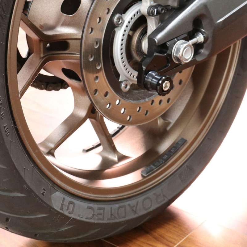 2Pcs Motorcycle Spools Slider Rear Wheel Axle Slider Swingarm Spools Stand Screws Accessories for CB