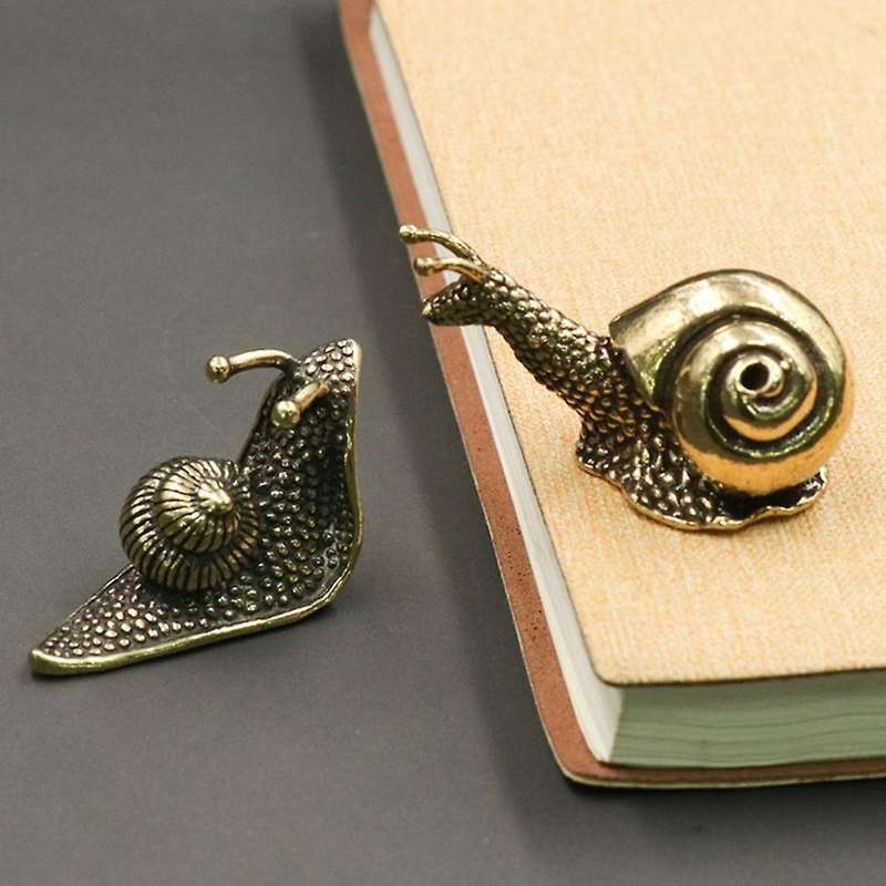 2pcs Snail Decor Outdoor Pond Garden Snail Figurine Brass Snail with Decor Effect The Meaning Of Th