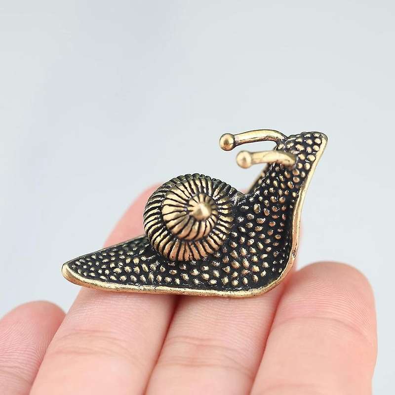 2pcs Snail Decor Outdoor Pond Garden Snail Figurine Brass Snail with Decor Effect The Meaning Of Th