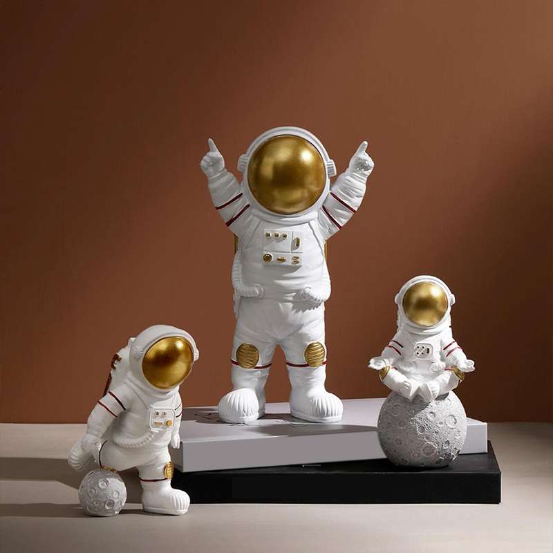 3PCS Resin Diving Astronaut Figurines Mini Diver Astronaut Statue Home Office Decor Living Room Desk