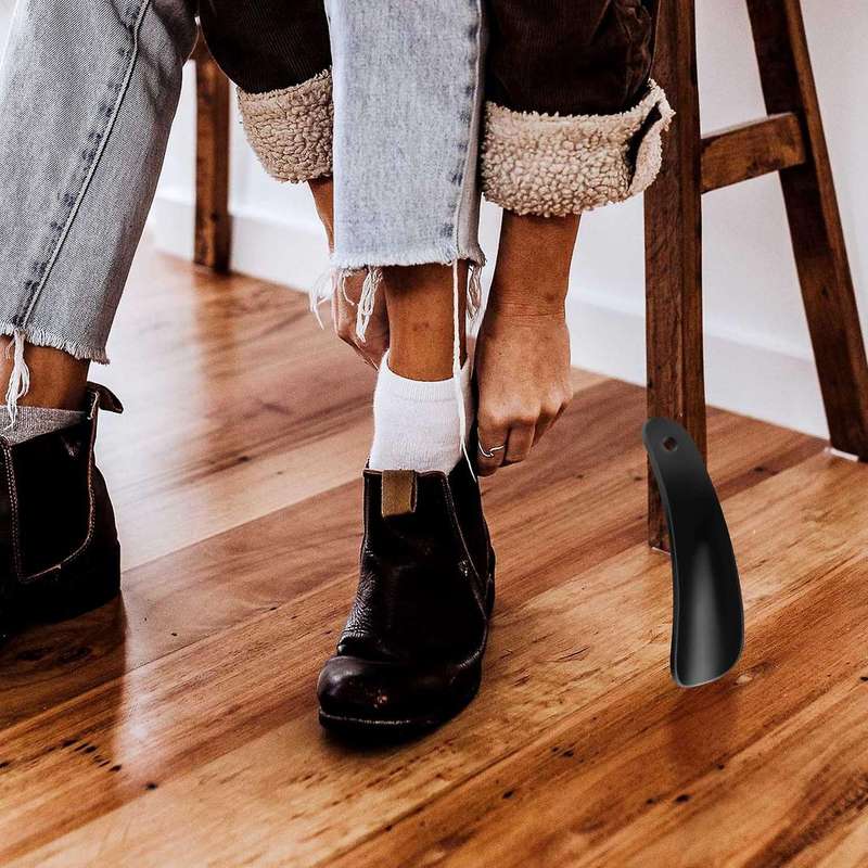 4.7 inch plastic shoehorn Lifter Flexible Robust slip Black