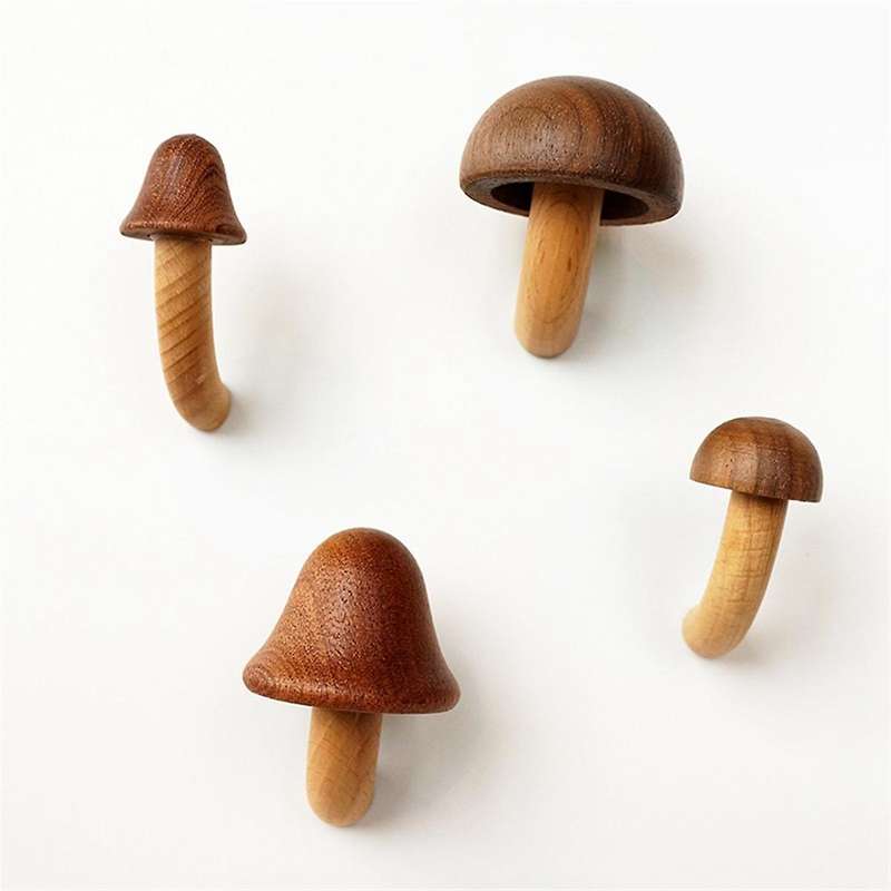 4Pcs Wooden Mushroom Refrigerator Magnet Home Kitchen Refrigerator Magnet 3D Solid Wood Magnet Craft