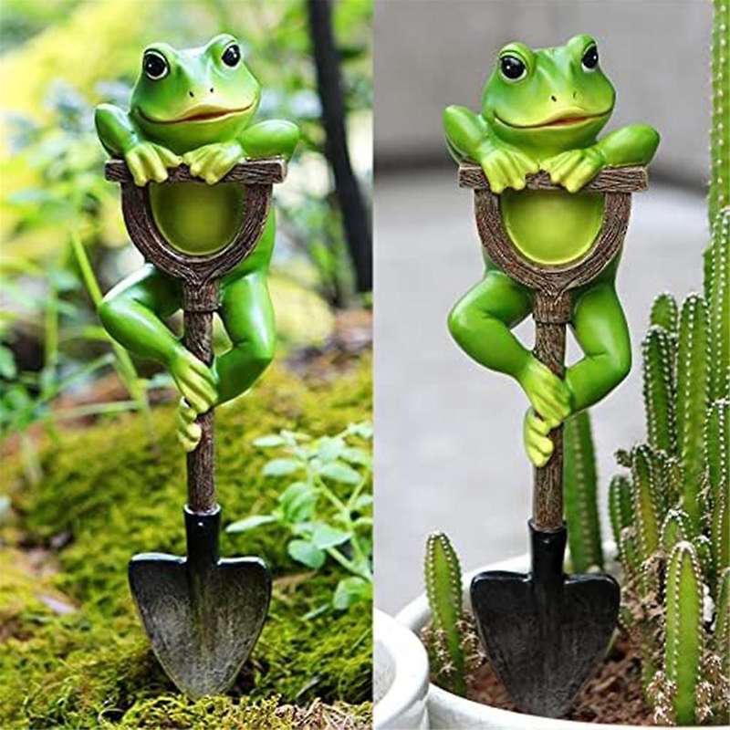 Frog Figurine Statue Outdoor Decoration Frog with Shovel Plant Decor Landscape Resin Sculpture Gift