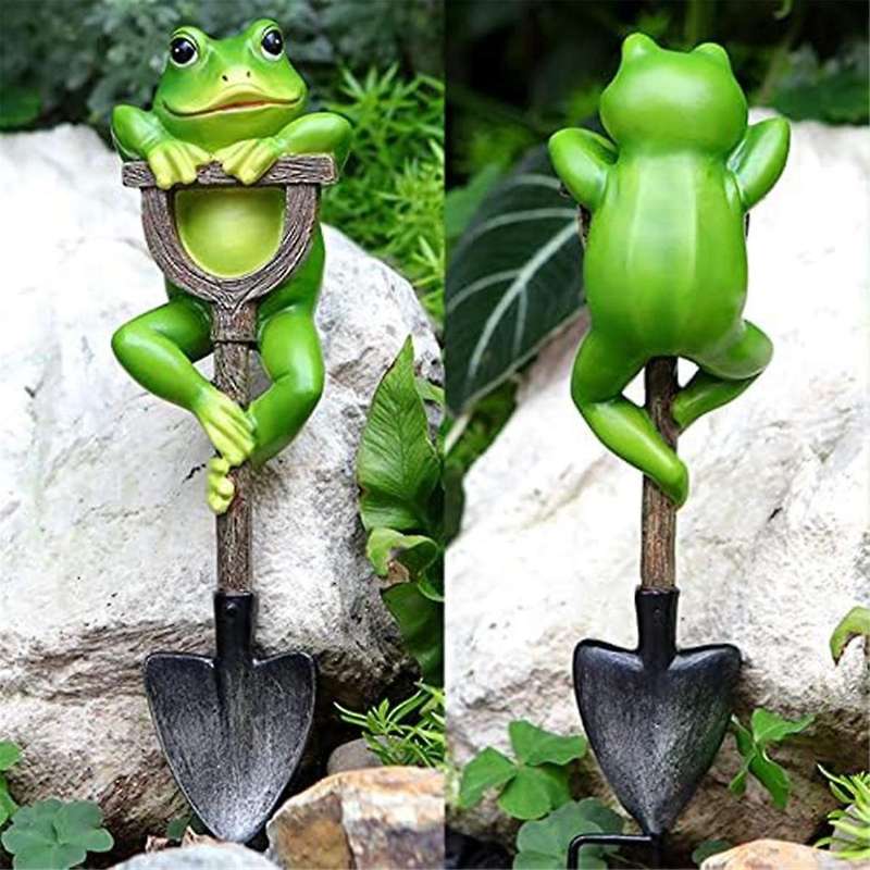 Frog Figurine Statue Outdoor Decoration Frog with Shovel Plant Decor Landscape Resin Sculpture Gift