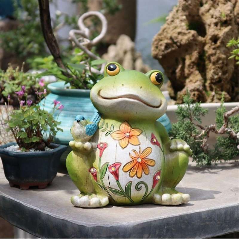 Frog Decor with Solar Light, Resin Garden Statue for Passage Yard Lawn Patio Decor, Outdoor Decor fo