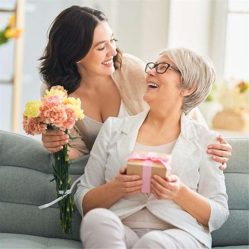 Gifts for Mom, Best Mom Birthday Gifts - Personalized Engraved Bamboo Cutting Board - Unique Mothers
