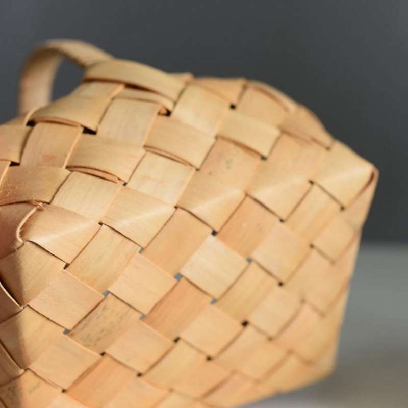 Hand Woven Bread Fruit Storage Basket Wood Chip Woven Storage Box Japanese Food Tray with Portable H