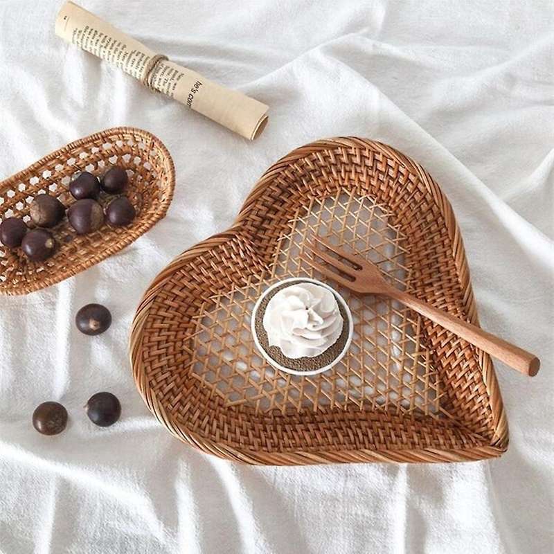 Heart-Shaped Rattan Serving Tray, Fruit Plates Snack Bowls Heart Containers Gifts for Wedding-2Pcs