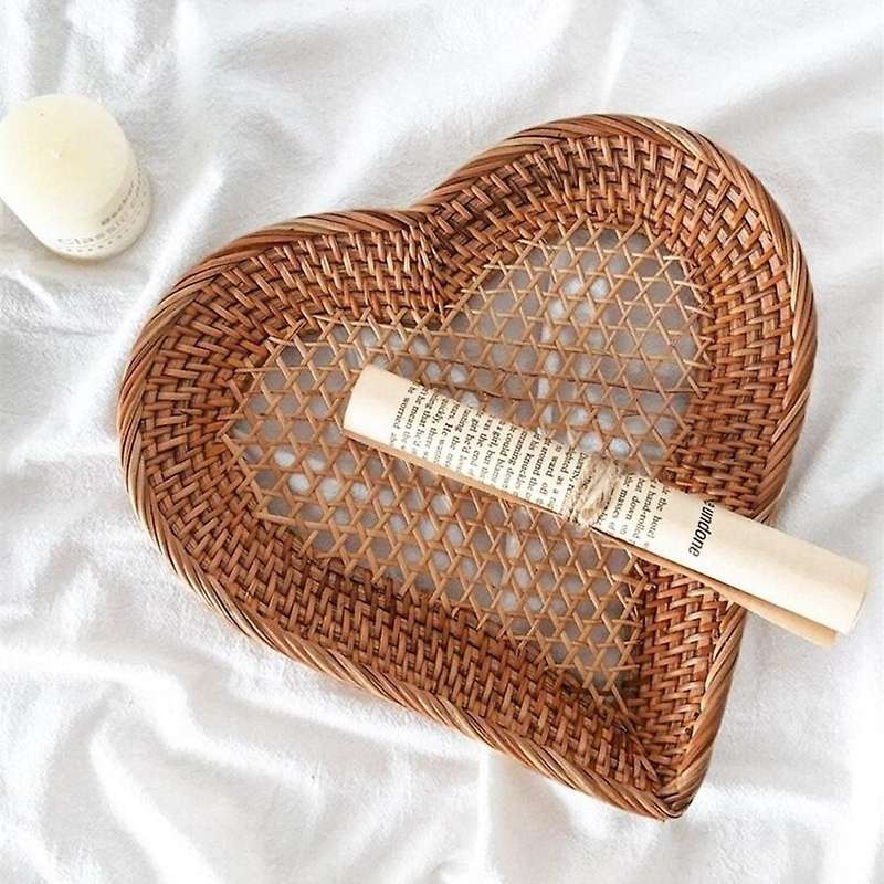 Heart-Shaped Rattan Serving Tray, Fruit Plates Snack Bowls Heart Containers Gifts for Wedding-2Pcs