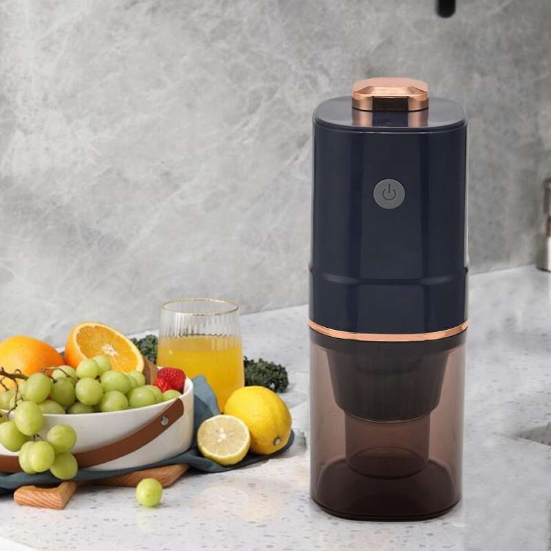 Household Juicer, A Small Rechargeable Juicer without Filtering and Automatic Slag Separation,blue