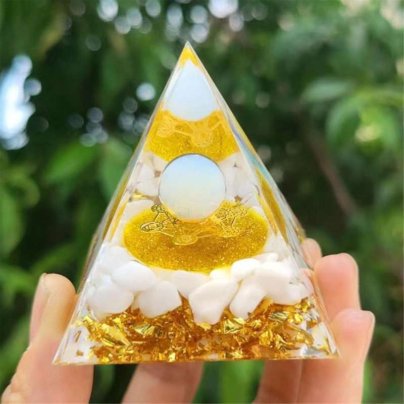 I Pyramid Ornaments CrystalEnergy Generator Orgone Pyramid for E-Energy Protection Healing Meditatio