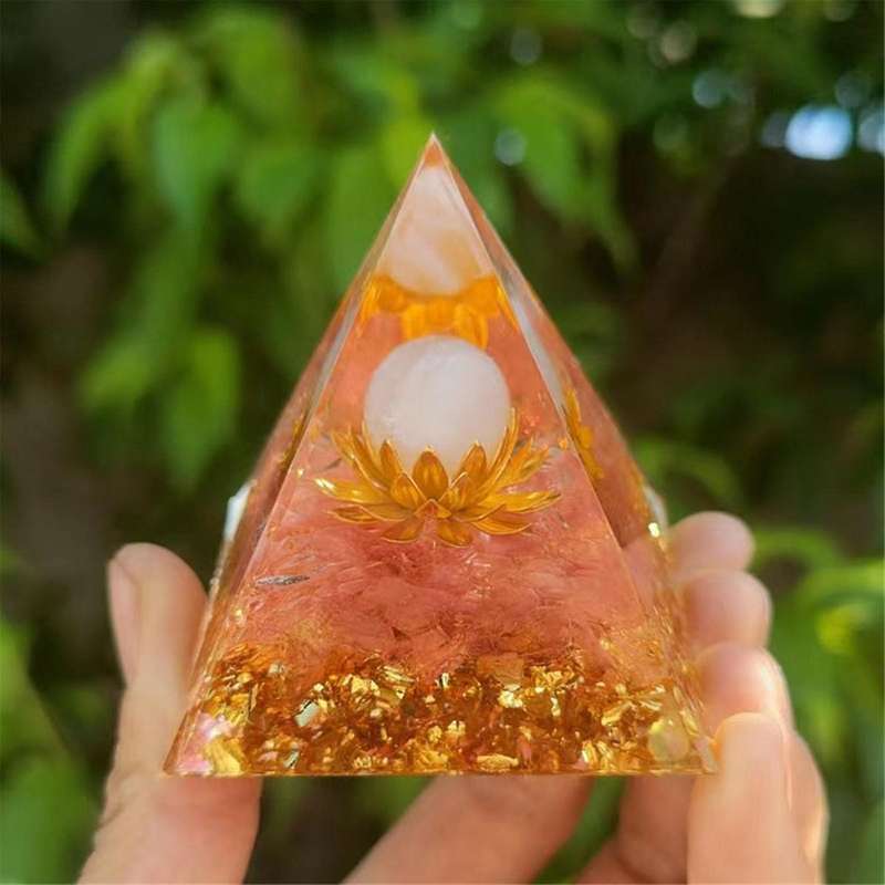 I Pyramid Ornaments CrystalEnergy Generator Orgone Pyramid for E-Energy Protection Healing Meditatio