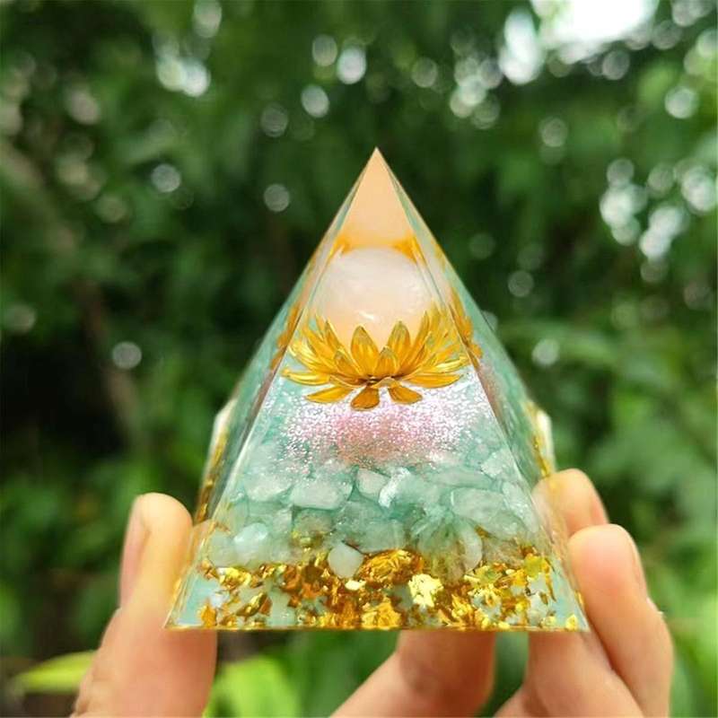 I Pyramid Ornaments CrystalEnergy Generator Orgone Pyramid for E-Energy Protection Healing Meditatio
