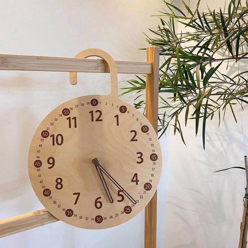 Kids Room Wood Round Wall Hanging Clock Nordic Hook Wall Clocks for Baby Boy Girl Room Decoration H