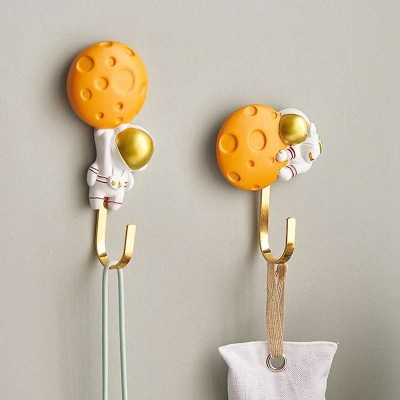 Cartoon Resin Astronaut Figurines Metal Wall Hooks Modern Home A