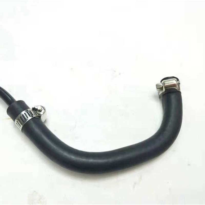 Radiator Water Tank Backwater Hose Cn118c012aa for Ford Fiesta