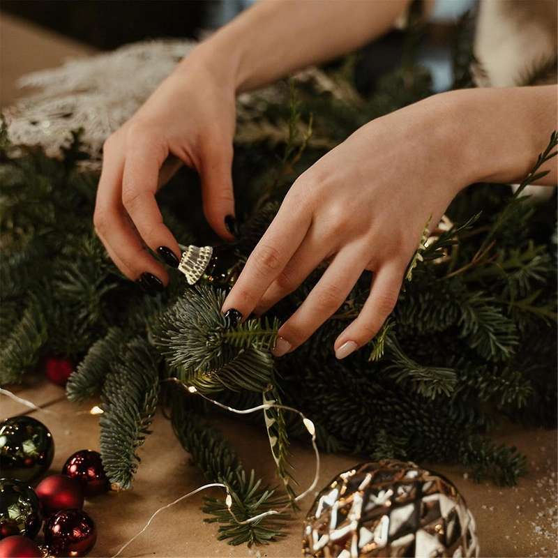 500PCS Christmas Ornament Caps Replacement Plastic Ornament Hangers Caps for Christmas Tree Decorati