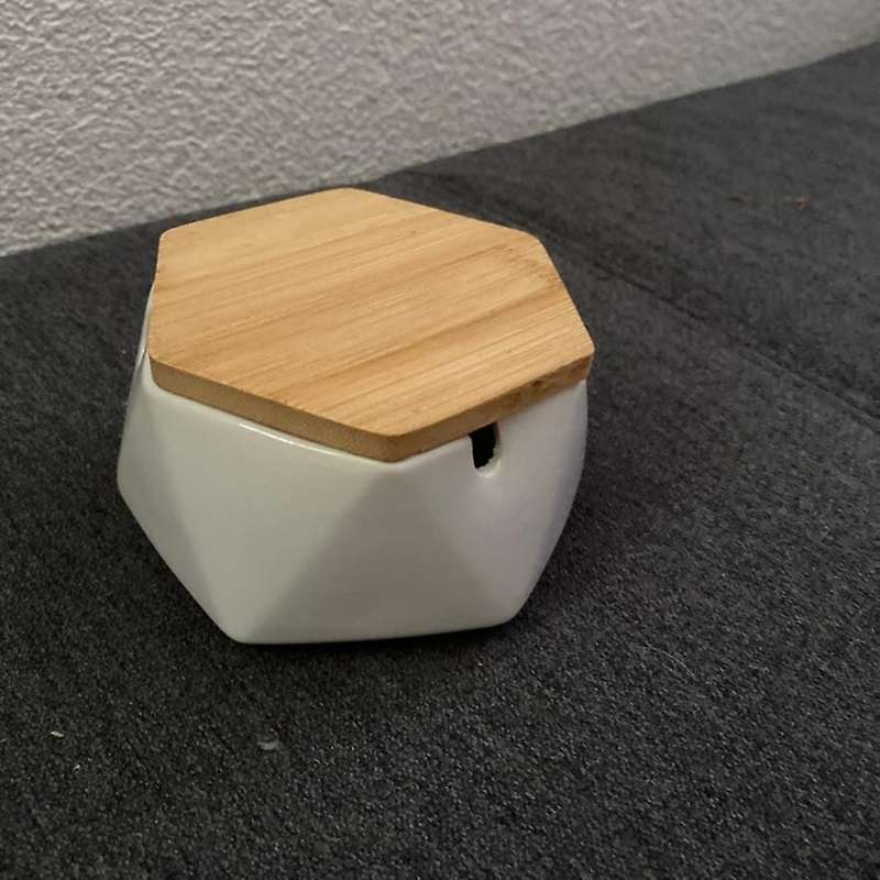 Ashtrays Boyfriend Ashtray Desk Home Accessories Ash Tray Ashtray with Lid Ceramic Ashtray