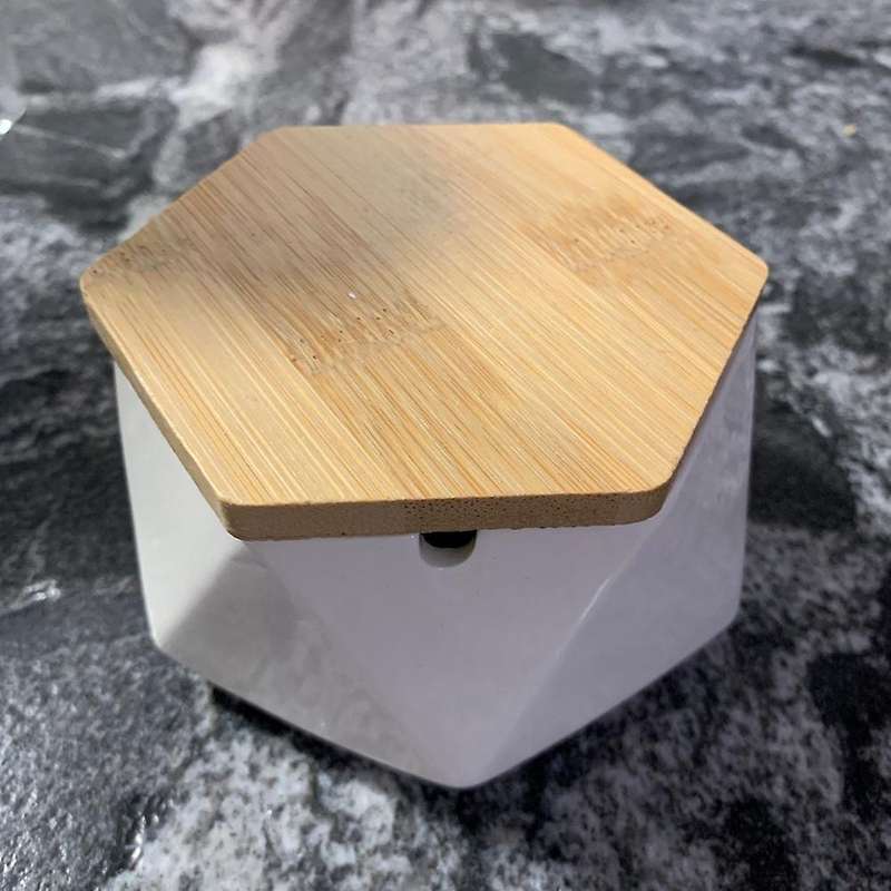 Ashtrays Boyfriend Ashtray Desk Home Accessories Ash Tray Ashtray with Lid Ceramic Ashtray