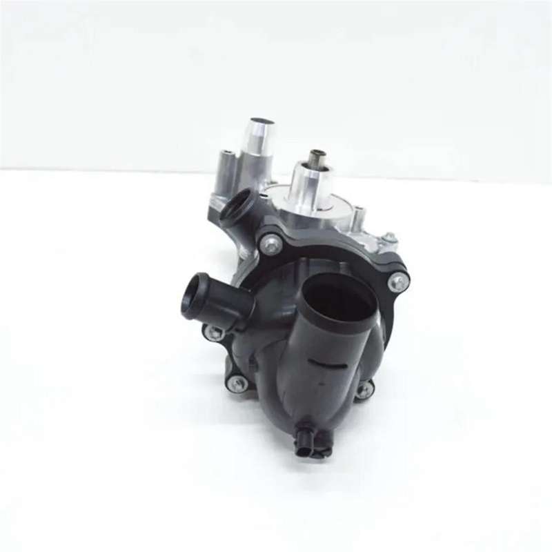 Auto Engine Water Pump Assembly for A6 A8 079121010D Parts