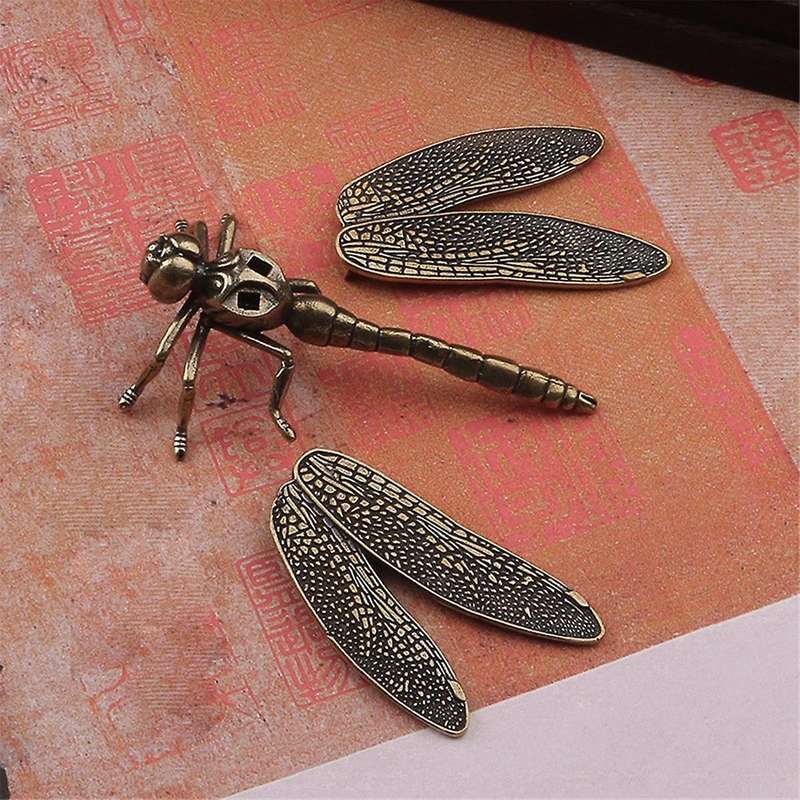 Mini Brass Dragonfly Casting Animal Figurine Retro Style Metal Sculpture Home Desktop Craft Decorati