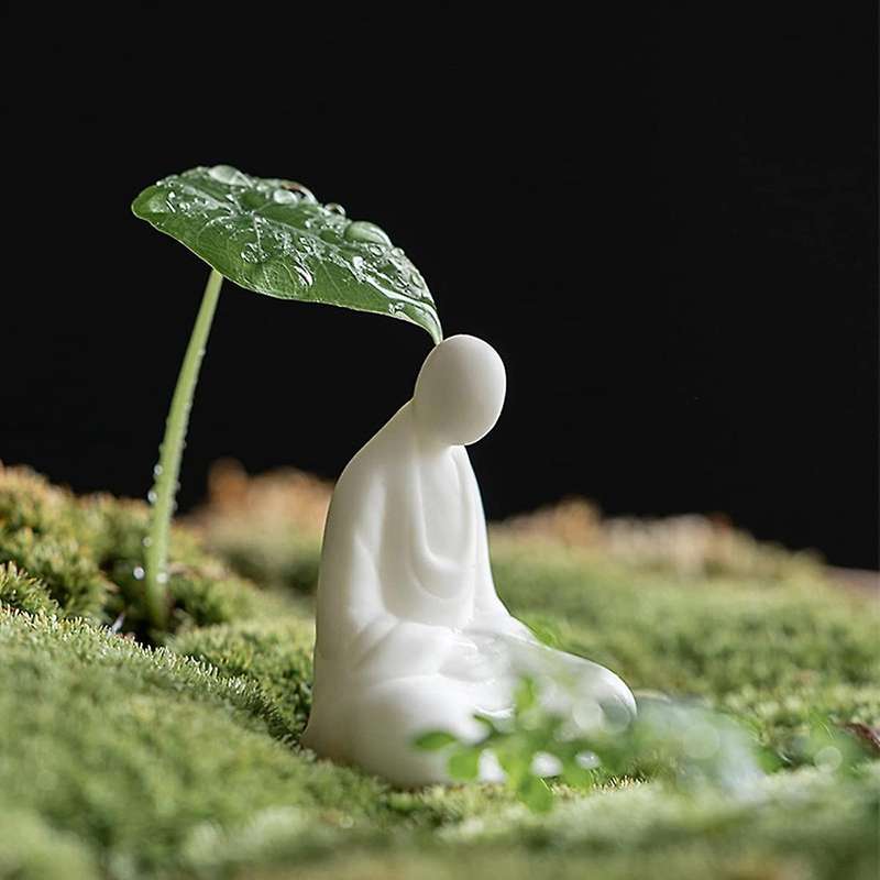 Mini White Ceramic Buddha Statue Meditating Buddha Statue Style Home Decoration Miniature Landscape
