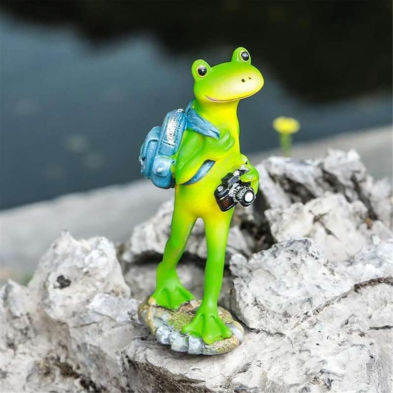 Miniature Garden Frog Figurines - Hiking Frog Carrying A Backpack, Resin Funny Frog Statue Outdoor
