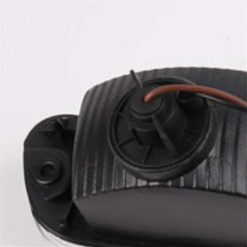 MN117951 Rear Bumper Reflector Light for Jajero Montero V73 V77 2002-2006 MN117952