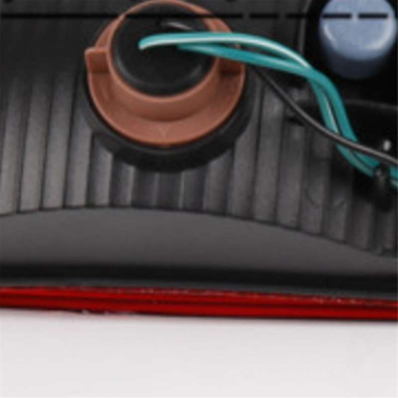 MN117951 Rear Bumper Reflector Light for Jajero Montero V73 V77 2002-2006 MN117952