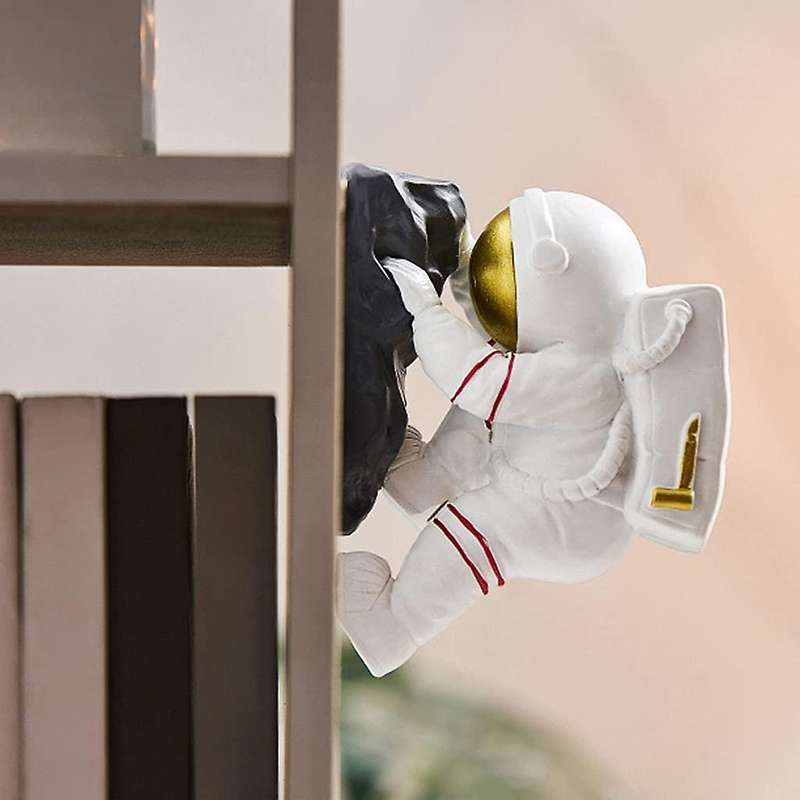 Modern Astronaut Ornament Figurines Outer Space Fun Gifts Living Room Bedroom Bookshelf Shelf Wall D