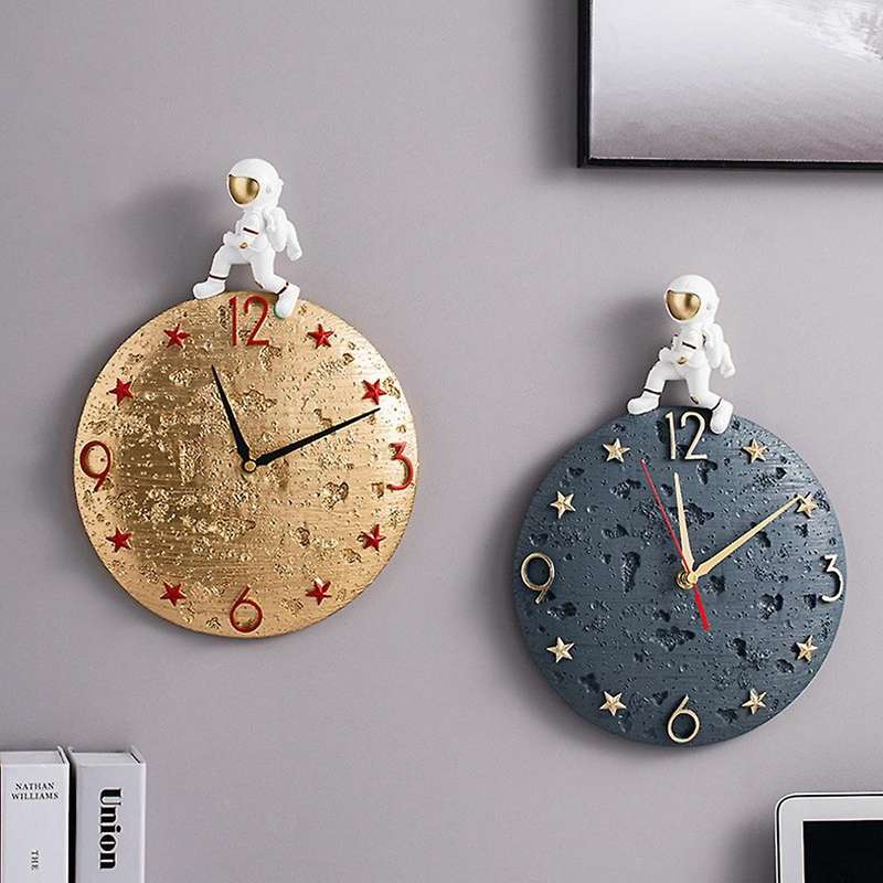 Nordic Astronaut Wall Clock Living Room Bedroom Wall Decoration Clock Resin Cosmonaut Statue Clock A