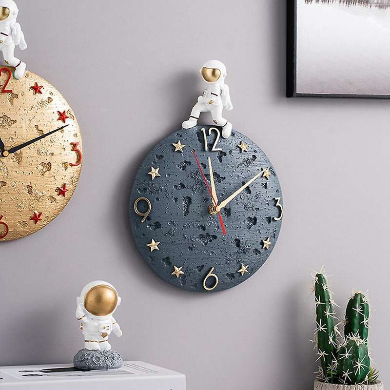 Nordic Astronaut Wall Clock Living Room Bedroom Wall Decoration Clock Resin Cosmonaut Statue Clock A