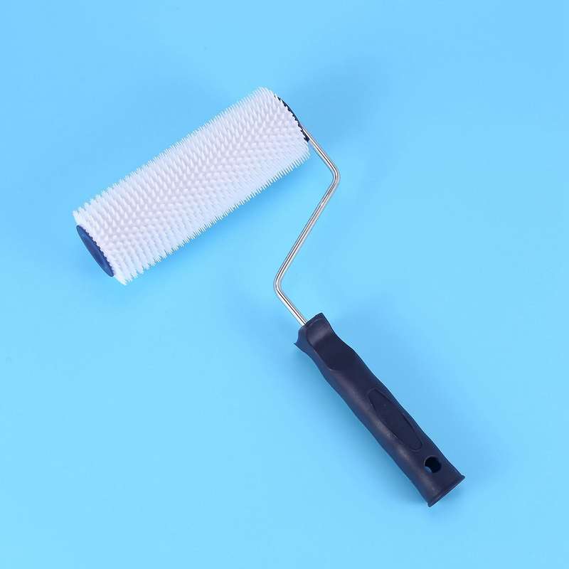 7 Inch Plastic Handle Spiked Roller