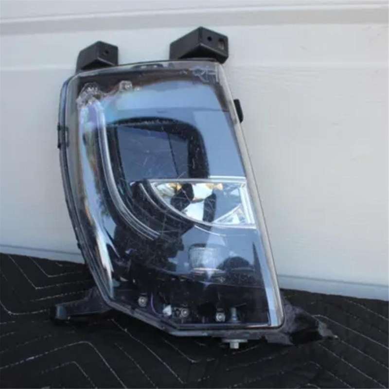 Automobile High Quality Asian and Eu Version Left Right Front Fog Lamp 6005916-00-e 600591600e for M
