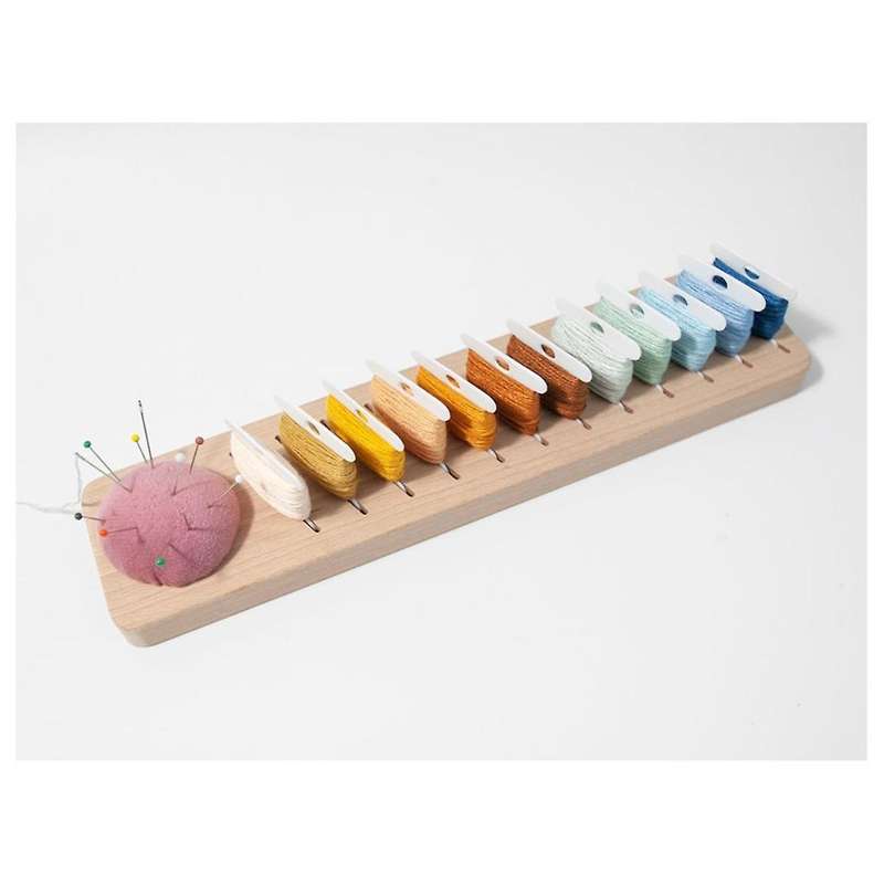 Bobbin Rack for Embroidery Floss Beech Wood Floss Organizer with 12PCS Plastic Embroidery Thread Car