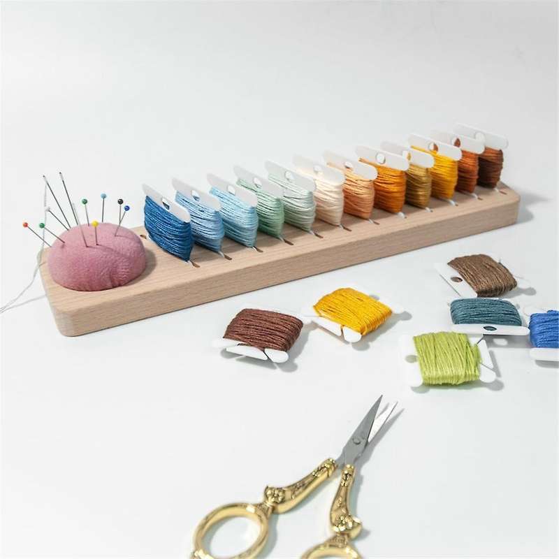 Bobbin Rack for Embroidery Floss Beech Wood Floss Organizer with 12PCS Plastic Embroidery Thread Car