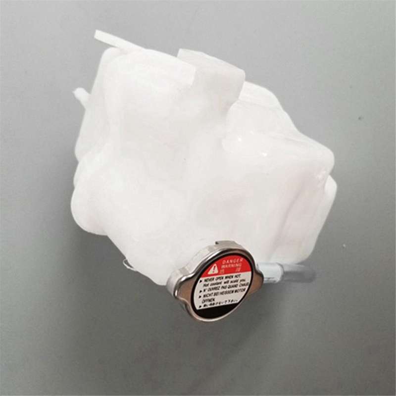 Car Engine Radiator Coolant Reservoir Expansion Tank Mb924891 for L 400 L400 Space Gear Coolant Wate