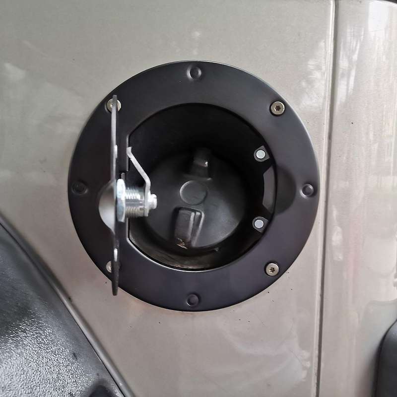 Car Exterior Fuel Tank Cap with Lock for JT 1997-2006 Oil Gas Aluminum Alloy Cover Accessories