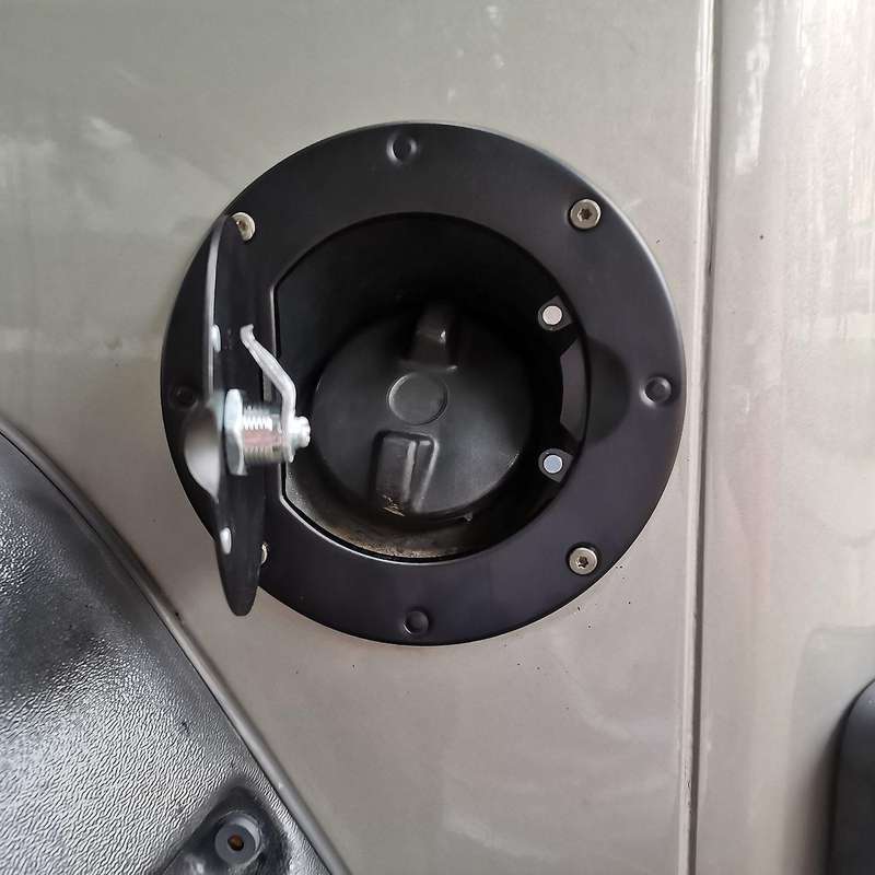 Car Exterior Fuel Tank Cap with Lock for JT 1997-2006 Oil Gas Aluminum Alloy Cover Accessories