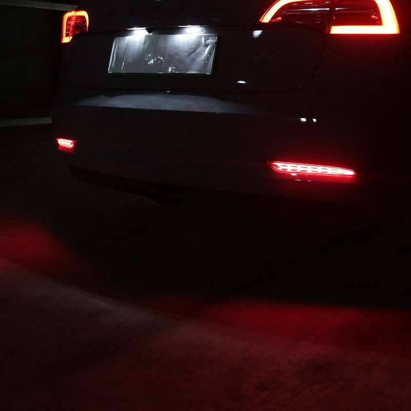 Rear Bumper Turn Signal Brake Light Modified Tail Light Fog Light for Model3 17-21 Fish Bone Tail Li