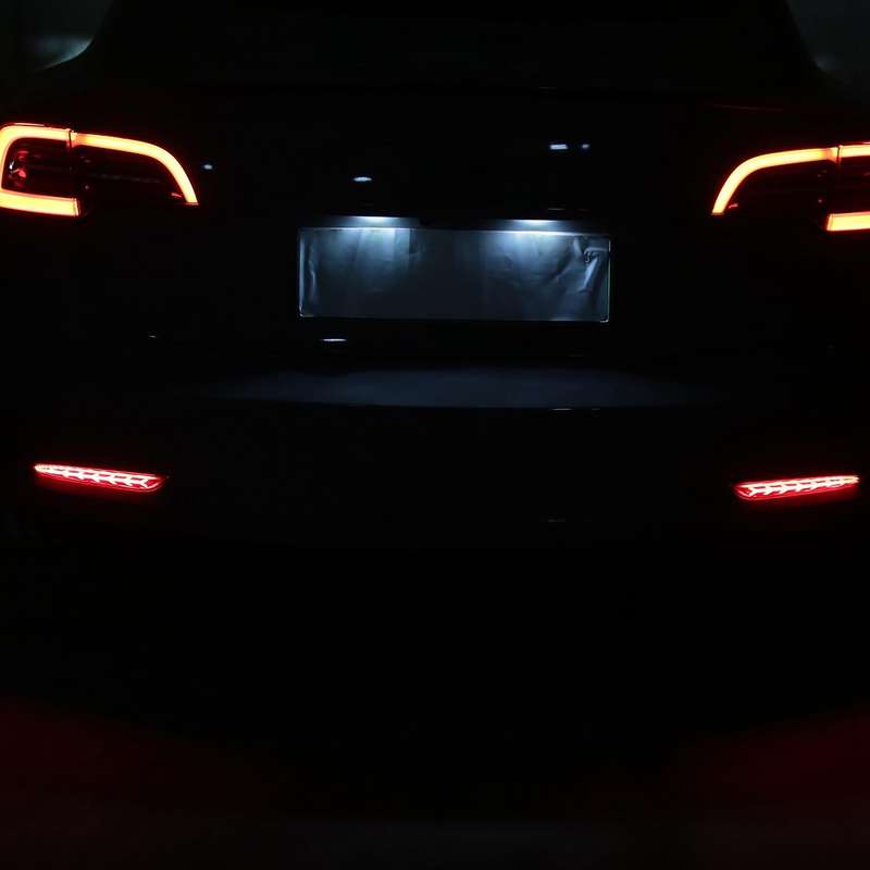 Rear Bumper Turn Signal Brake Light Modified Tail Light Fog Light for Model3 17-21 Fish Bone Tail Li