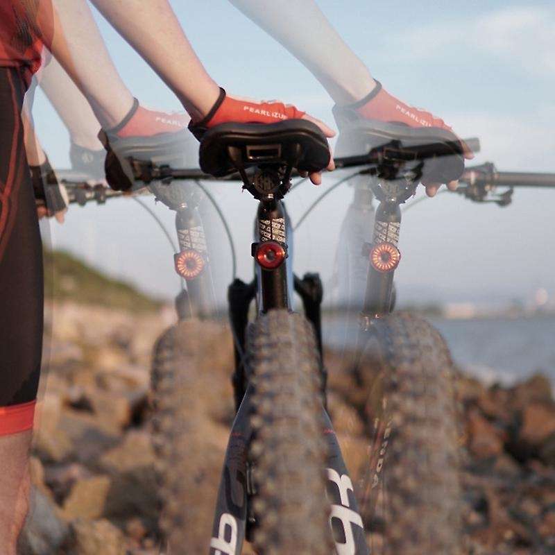 Smart Bike Tail Light LED Brake Sensing Rear Tail Light USB Rechargeable Auto On/Off IPX6 Waterproof