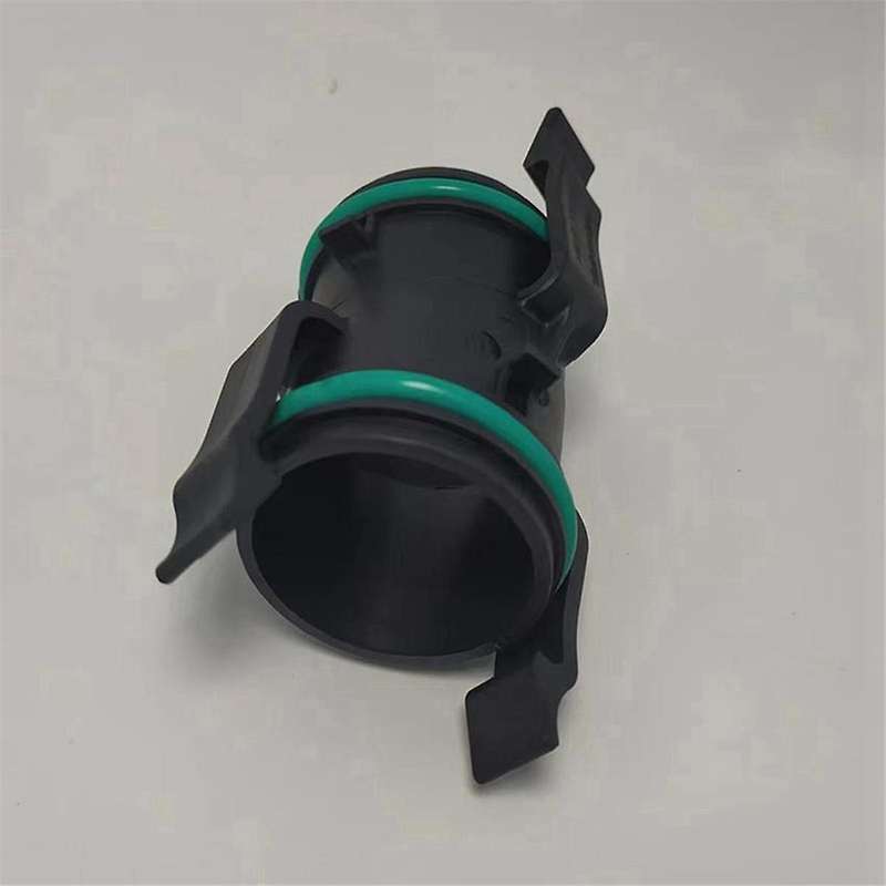 Turbocharger Pressure Pipe Bracket Connector Joint 1.4T for A3 A4 A5 Q2 Q3 Golf 04E145875C/G