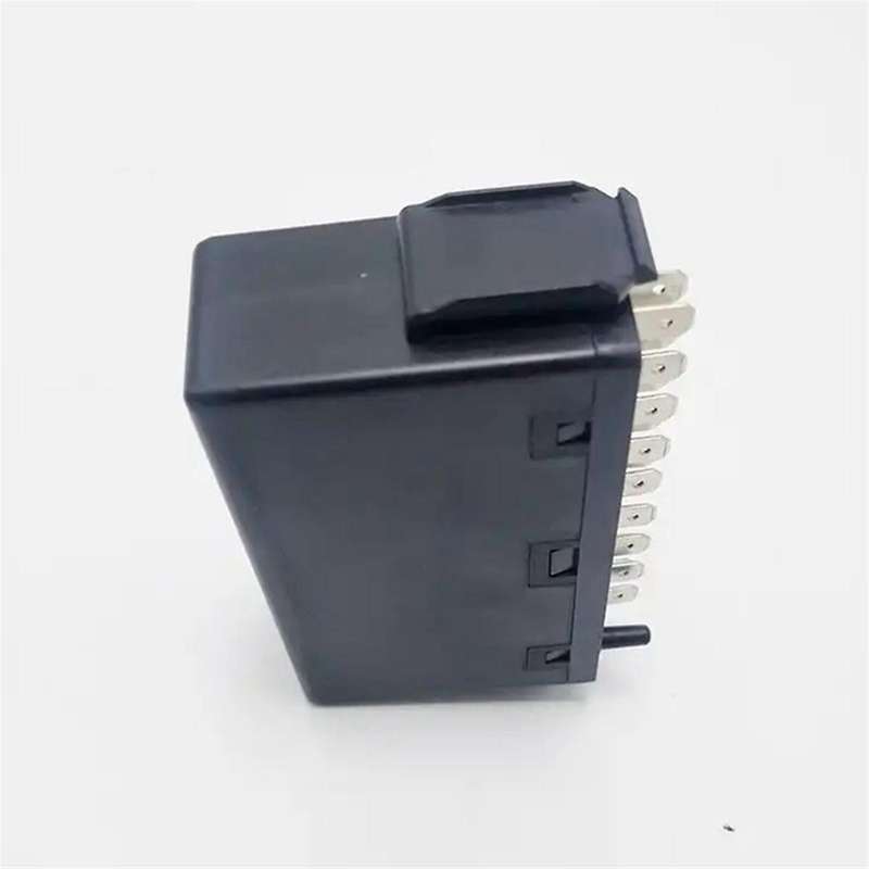 Turn Signal Relay Flasher Relay for Actros Arocs Series 0035446132 A0035443732 0035444332