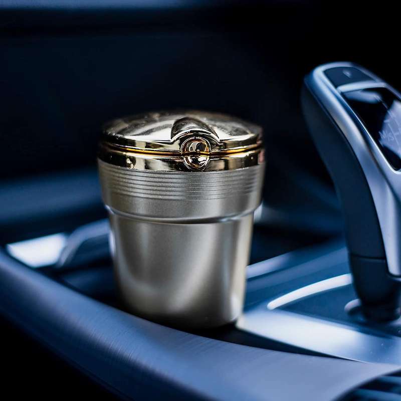 Universal Car Ashtray with LED Lights with Cover Covered Car Inside the Car Multi-Function Car Suppl
