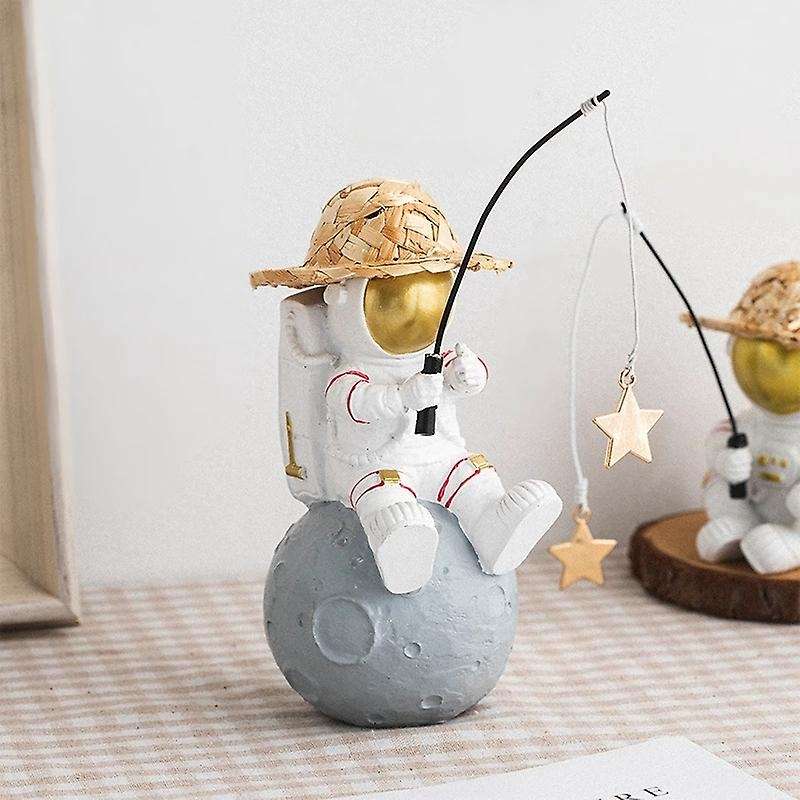 Astronaut Figurines Statue Spaceman with Straw Hat Miniature Home C