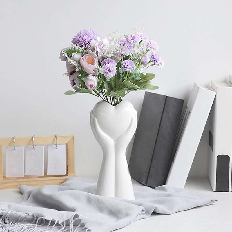 Ceramic Human Heart In Hand Flower Vase Creative Sculpture Flower Pot