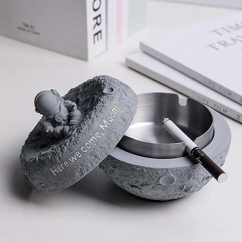 Moon Astronaut Ashtray Creative Anti Fly Ash Household B