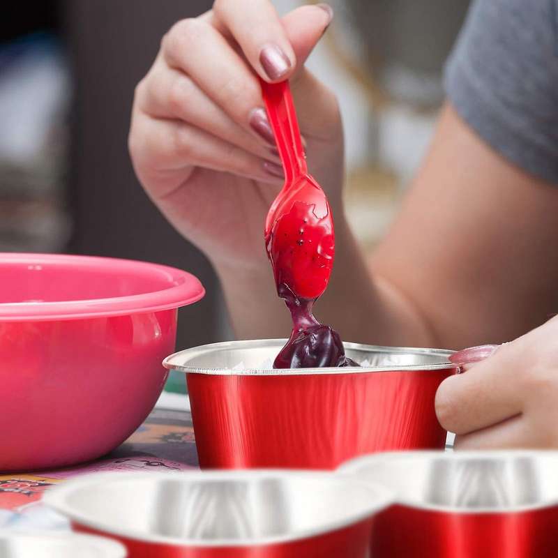 100 Pcs Valentine Red Heart Shaped Cake Pan Cupcake Cups with Lids